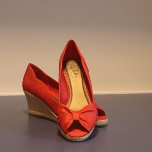 Life Stride Espadrille-esque wedges